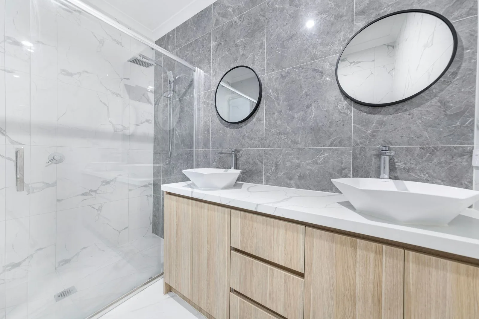 Salle de bain refaite avec douche à l'italienne